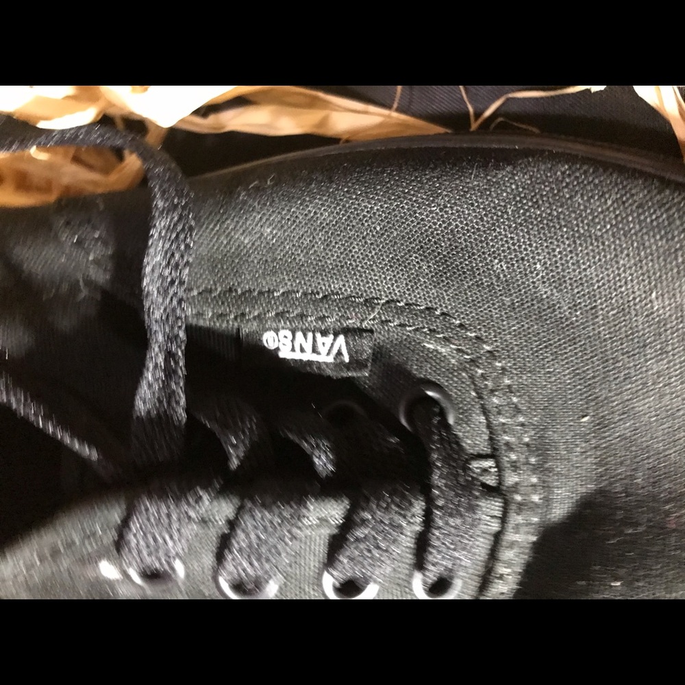 Vans - Picture 2 of 4